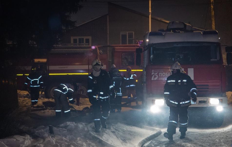 Спасатели потушили пожар в частном доме в столичном районе Куркино