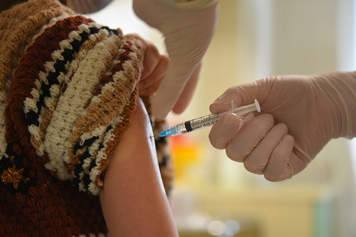 «Антироссийские игры»: вирусолог оценил решение Всемирного конгресса вакцин