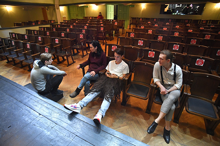 Абитуриенты хотят быть музыкальными менеджерами и продюсерами