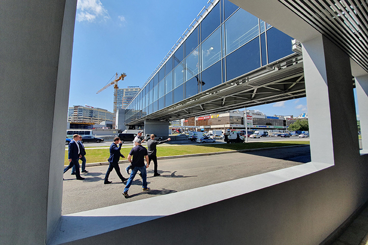 Пешеходный переход через МЦД-1 на улице Яблочкова отремонтируют и продлят