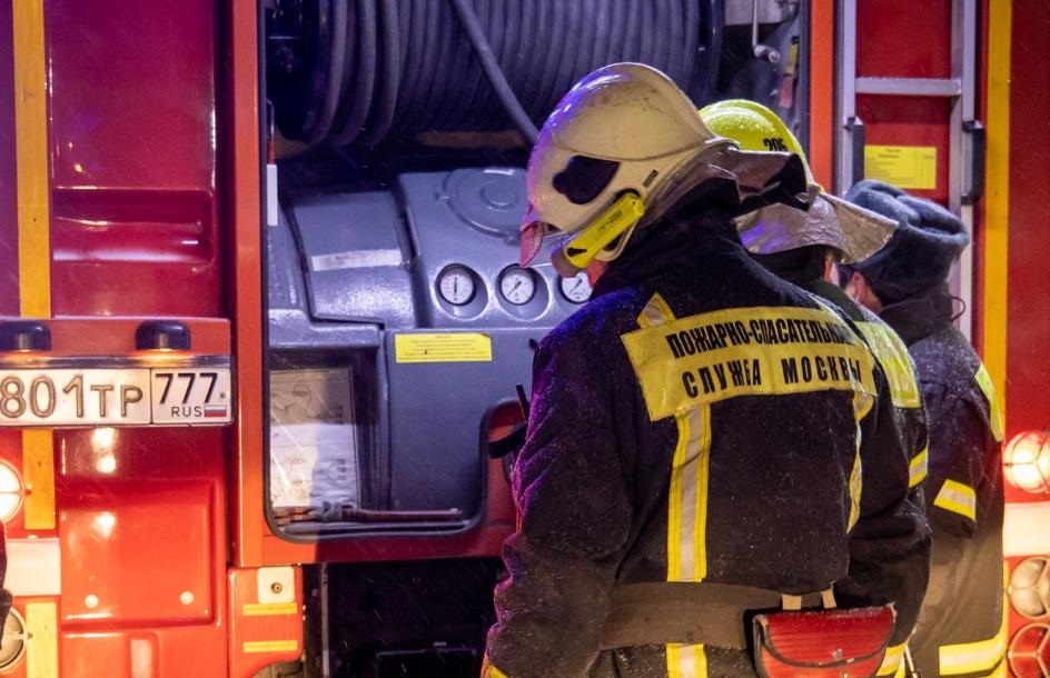 Спасатели потушили пожар на западе столицы