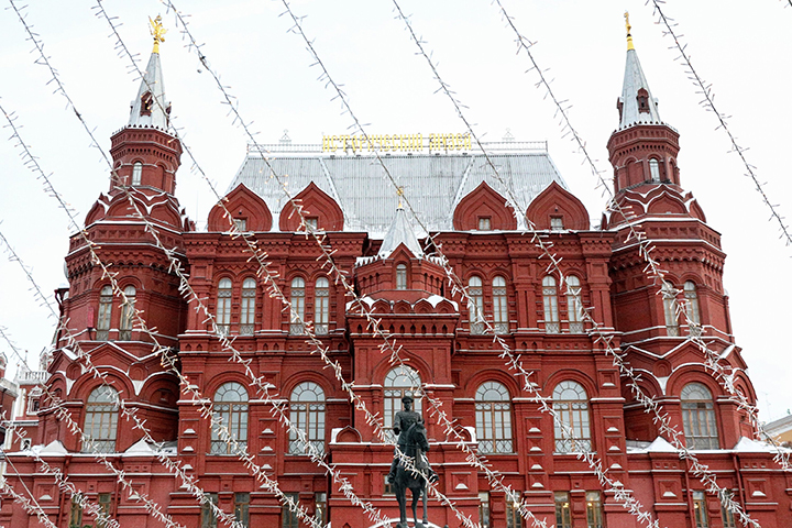 Исторический музей покажет драгоценные часы и табакерки