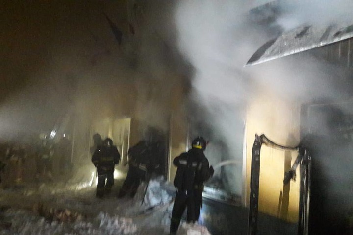 Около 40 человек эвакуировано из-за пожара в здании в центре Москвы