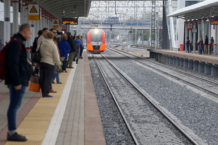 Поезда Горьковского направления МЖД задерживаются из-за человека на путях