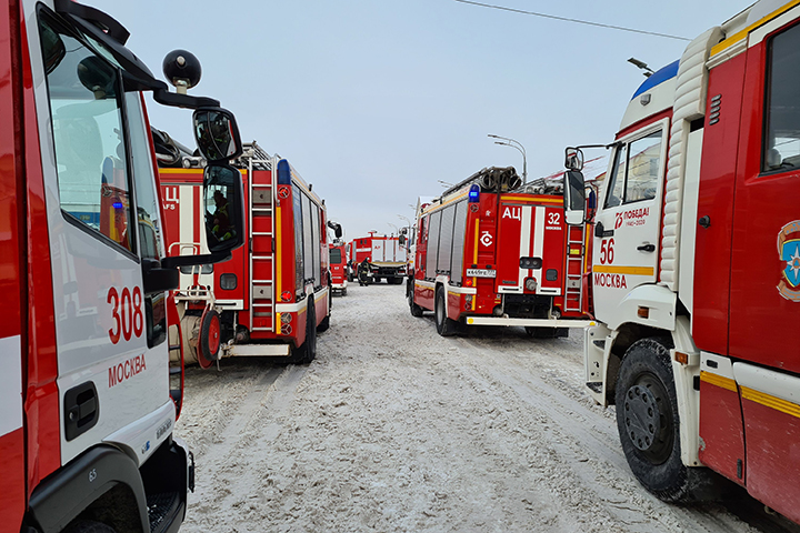 В деревне Толстопальцево загорелся жилой дом