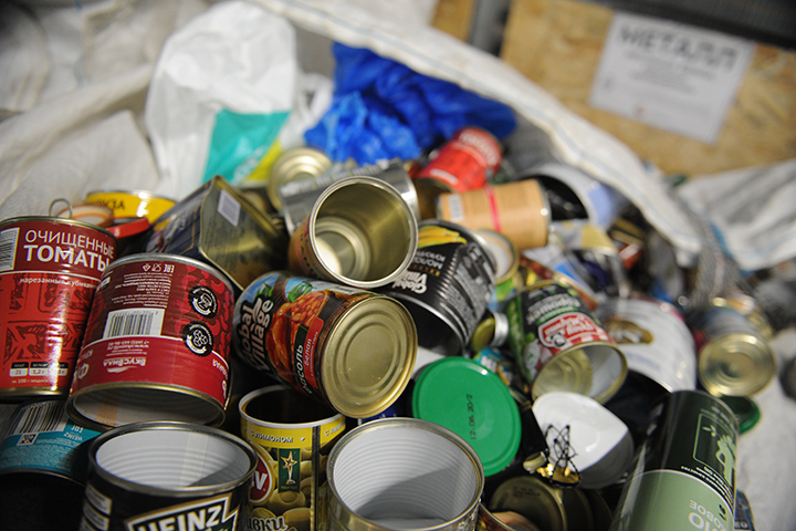 Роботов начали использовать для сортировки мусора в Москве