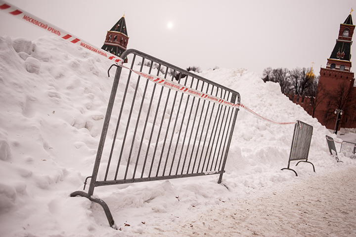 Высота сугробов в Москве местами достигла 74 сантиметров