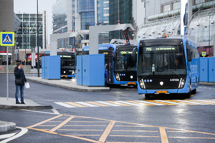 Электробусы вышли на 45-й по счету маршрут в Москве