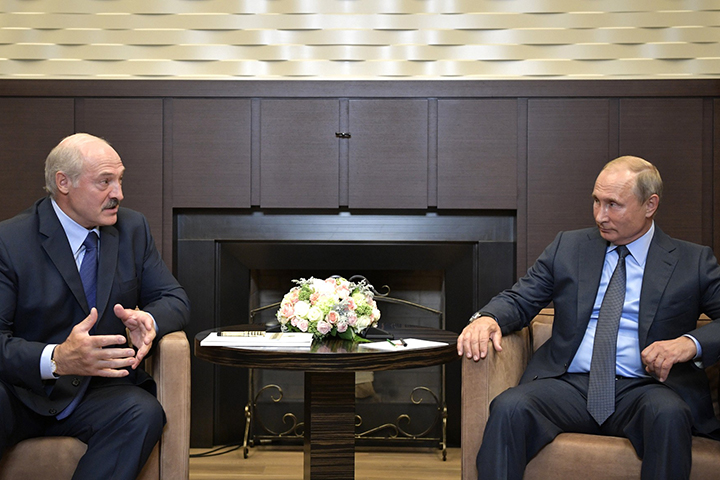 Лукашенко планирует обсудить с Путиным ситуацию с санкциями