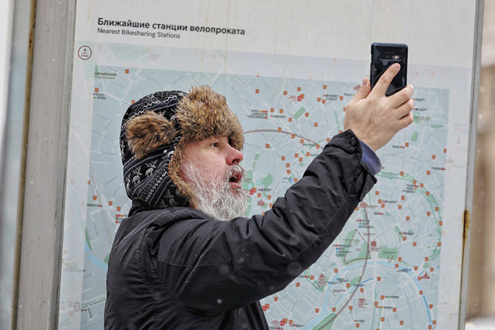 Тарелка с рисом и сервис: как спасти смартфон, упавший в сугроб