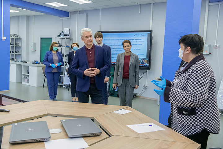 Сергей Собянин: Проект «Цифровой репетитор» поможет детям усваивать новый материал