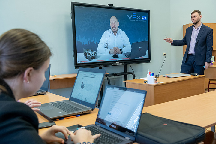 Школьники и родители Москвы прокомментировали занятия с Цифровым репетитором