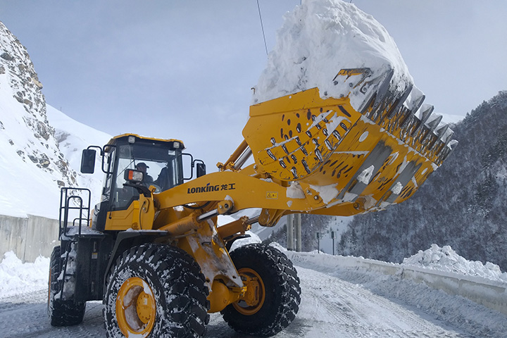 Транскавказскую автомагистраль откроют спустя трое суток