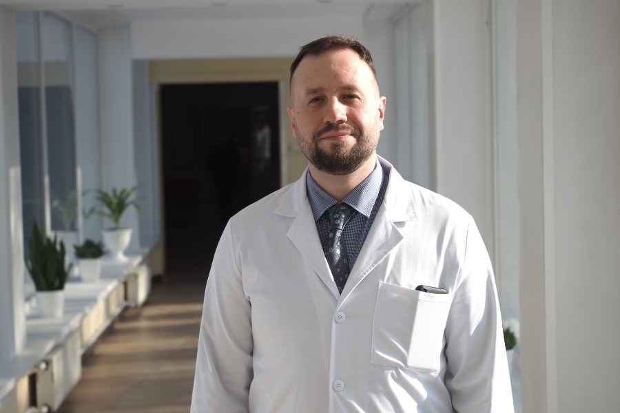 Руководитель первой российской клиники нутрициологии Кирилл Крылов уверен, что правильное питание поможет пациентам быстрее поправиться