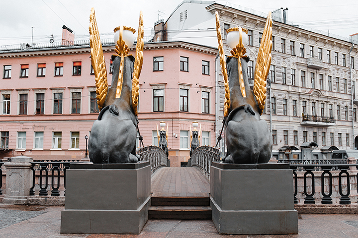 Названы российские города для бюджетного авиапутешествия на 8 Марта