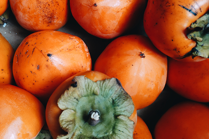 Нутрициолог объяснила, кому нельзя есть хурму