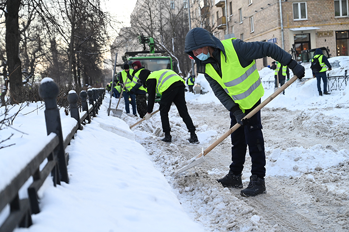 Коммунальные службы Москвы завершают работы по ликвидации последствий снегопада