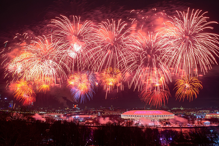 Глава Минобороны подписал указ о салютах в честь Дня Победы