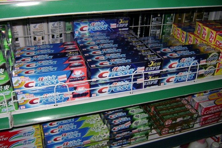 Мужчина украл зубную пасту на шесть тысяч рублей из магазина в Марьине