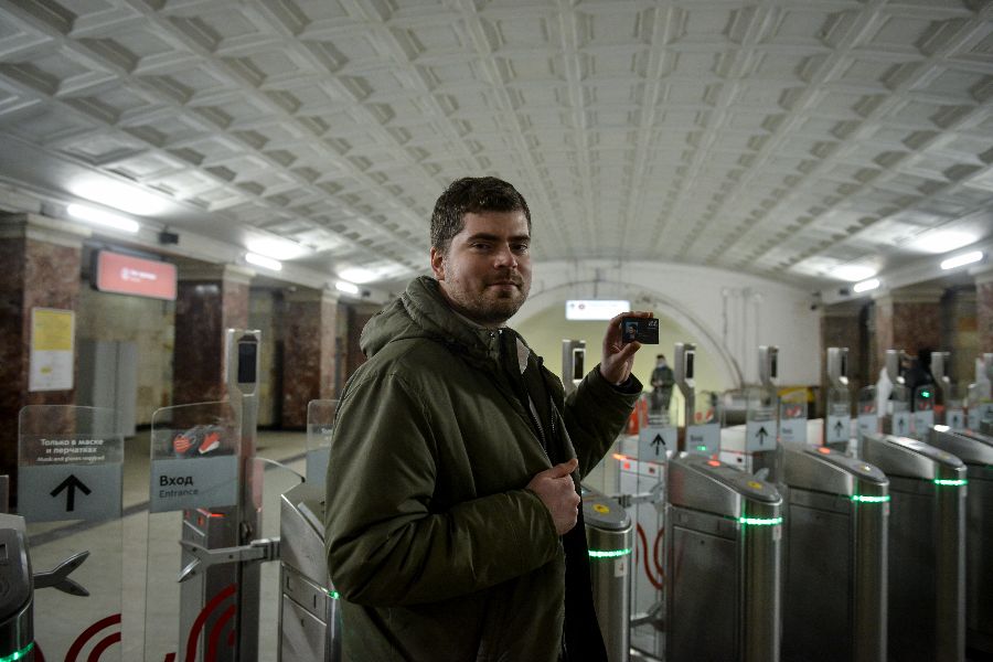 На транспортной карте «Тройка» Романа Евдокимова есть его фотография и имя