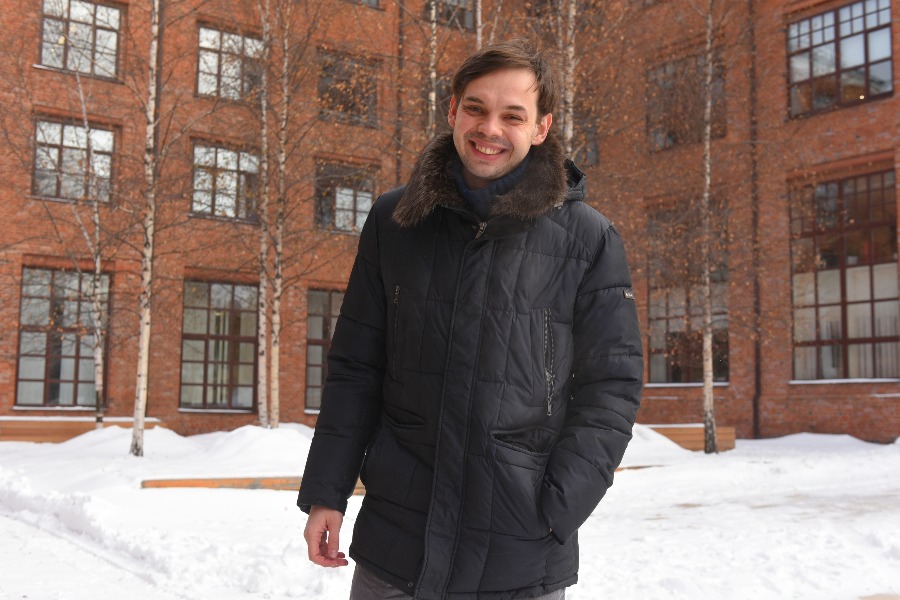 Актер театра и кино Денис Бузин