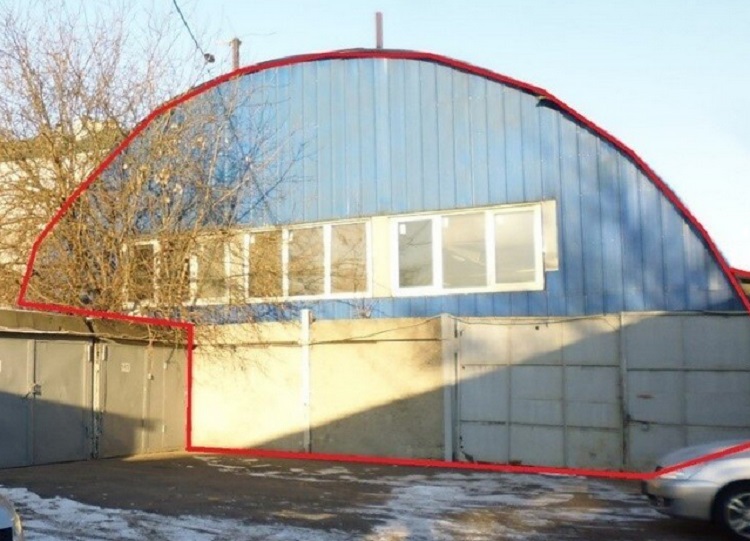 Нелегальный автосервис демонтировали в центре Москвы