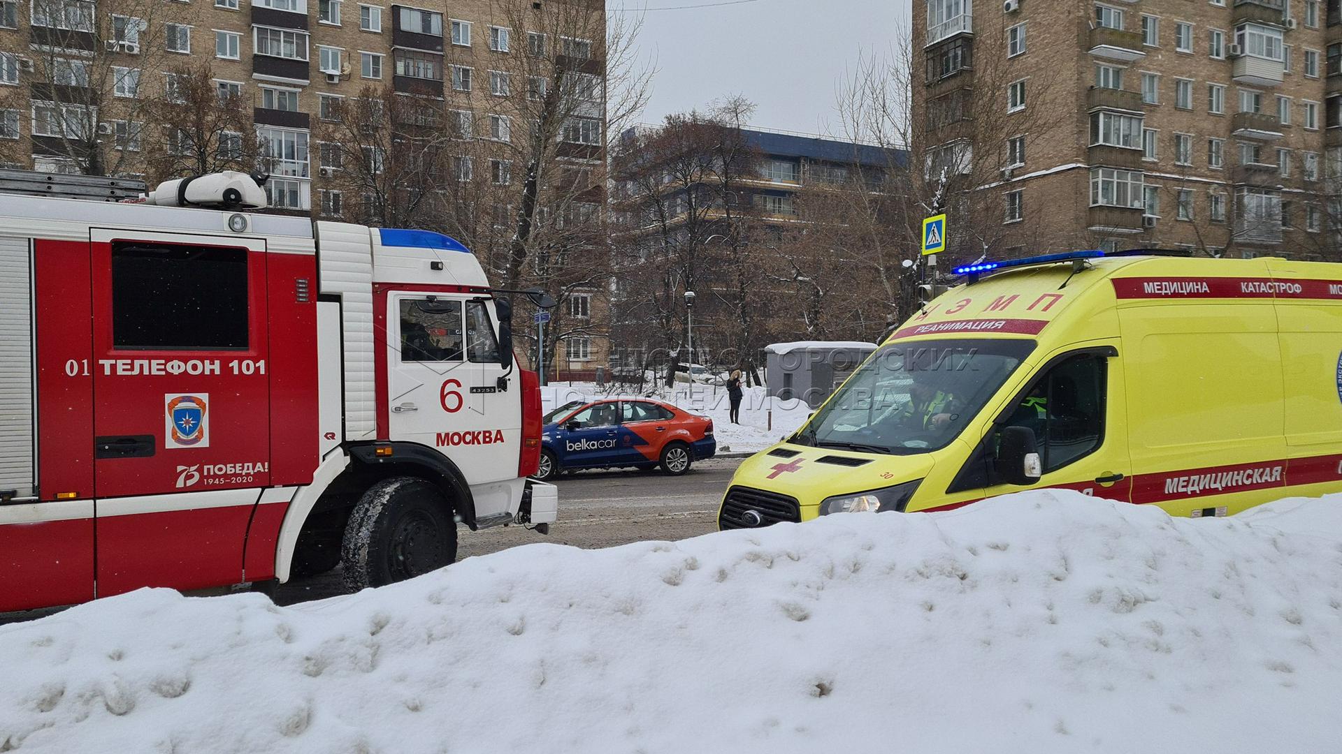Проезжую часть на Дербеневской набережной освободили после ДТП