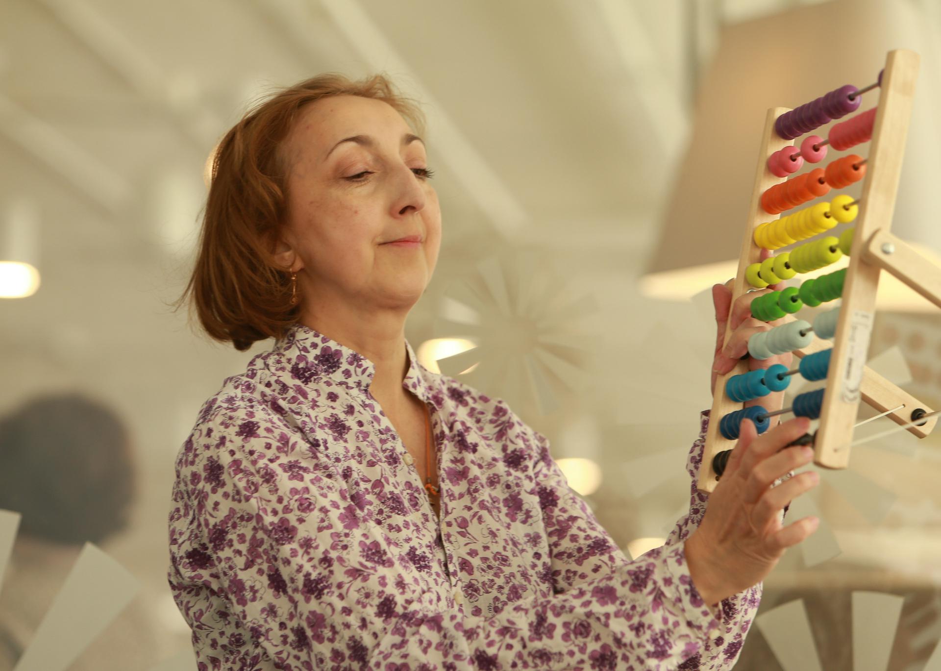 «Бабушка на час»: москвичей пригласили на обучение в школе подготовки нянь