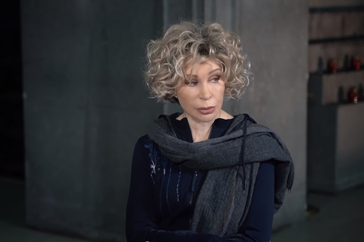 «Все время поджидал»: Татьяна Васильева заявила, что в детстве ее домогался взрослый друг семьи