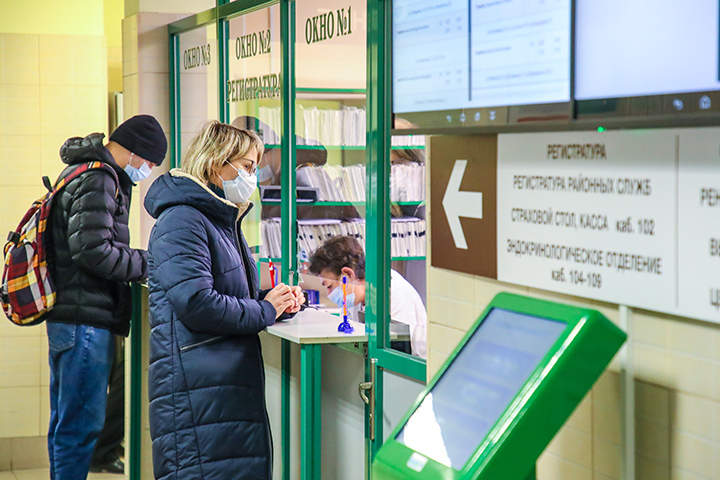 «Выше среднего»: петербуржцы оценили работу городских поликлиник и больниц
