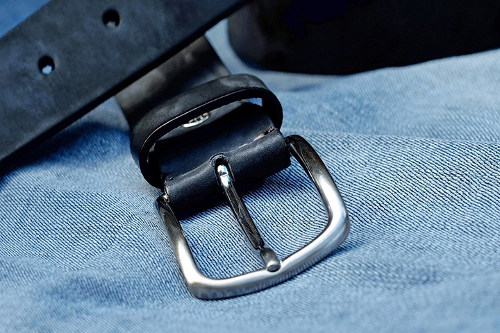 Мужчина пытался задушить ремнем женщину в лифте жилого дома в Москве