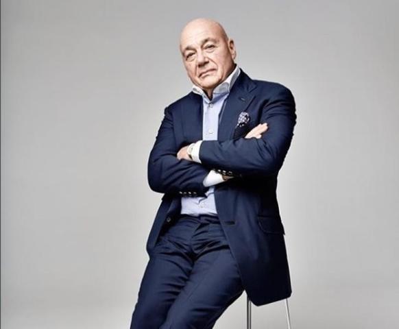 Владимир Познер подчеркнул, что не понимает, почему данная тема интересует всех, но счел интересными слова Ксении Собчак в одном из последних интервью