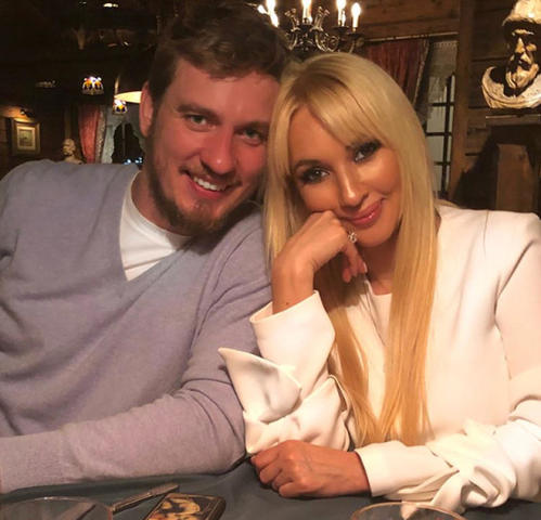  Для супруга телеведущей Игоря Макарова дочка стала первым ребенком. На фото: Лера Кудрявцева и Игорь Макаров