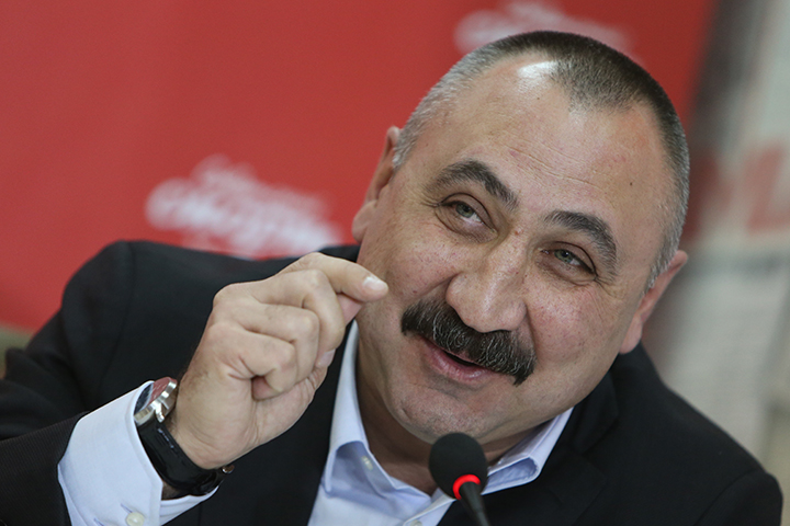 «Смотри в глаза сопернику»: интервью с боксером Александром Лебзяком