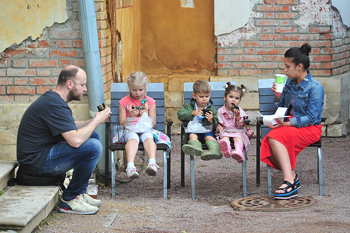 Названы имена москвичей, чаще остальных становившихся многодетными родителями