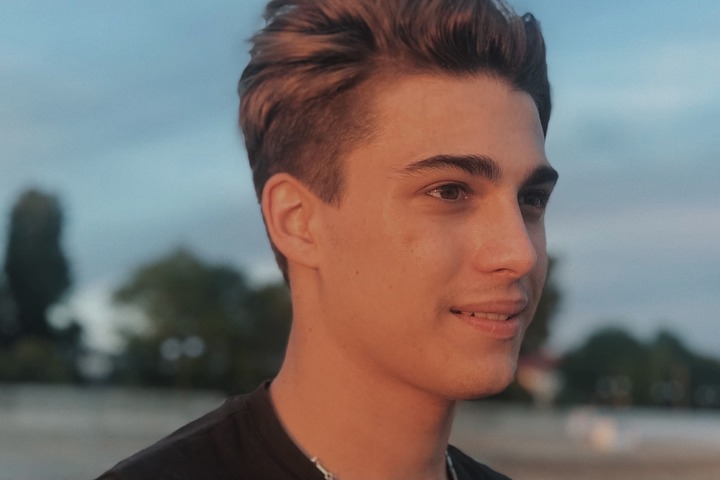 Популярного блогера обокрали на 180 тысяч рублей в TikTok-хаусе в Москве