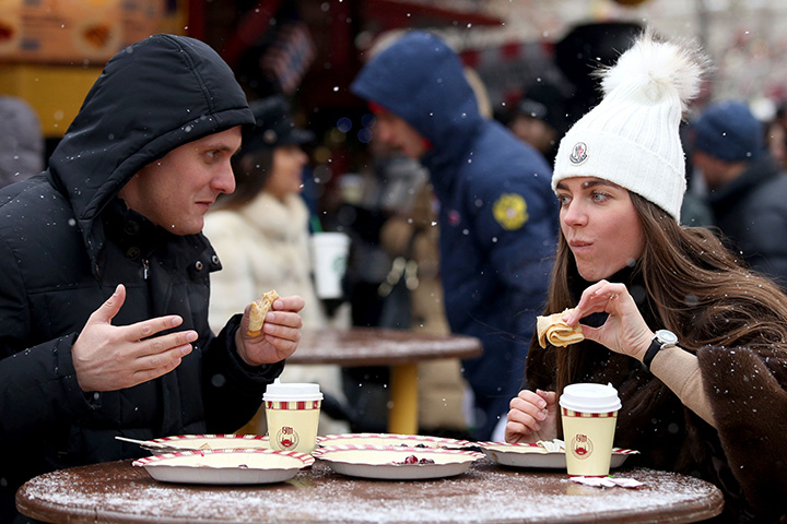 Россияне рассказали, блины с какой начинкой им нравятся больше всего
