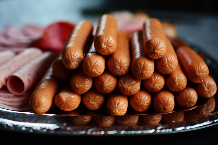 Диетолог назвала самые опасные для женщин продукты