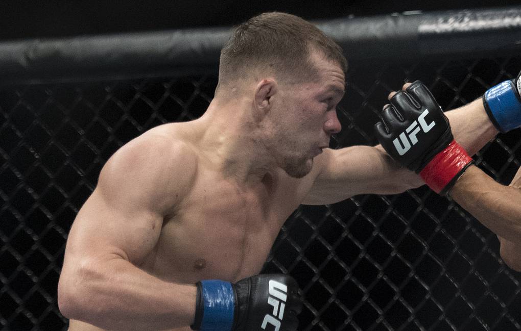 Петр Ян проиграл американцу Стерлингу из-за дисквалификации в титульном бою UFC