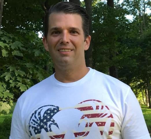 Отец Трампа-младшего похвалил сына за открытость после того, как тот опубликовал материалы о встрече с российским адвокатом