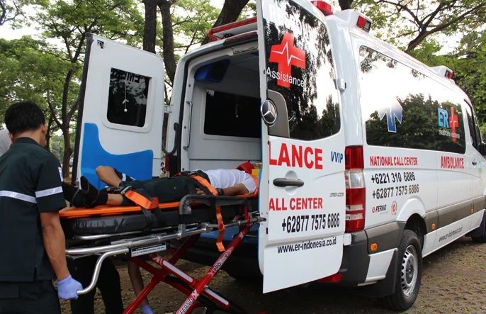 Более 25 человек погибли в Индонезии в результате падения автобуса с обрыва