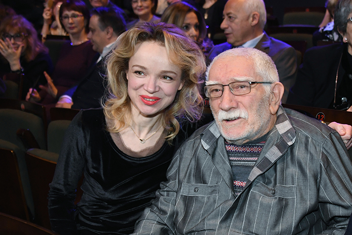 Цымбалюк-Романовская объяснила, почему Джигарханян не дарил ей подарков