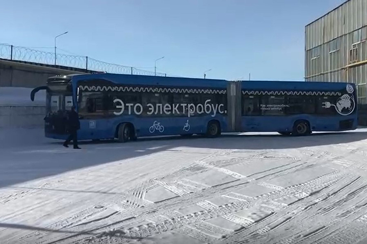 КАМАЗ выпустил первый в России электробус-«гармошку»