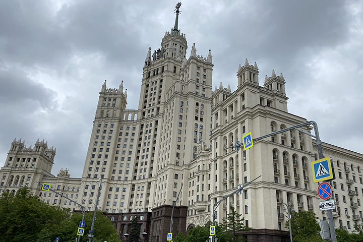 Москвичам рассказали о четырех самых высоких жилых домах XX века в столице