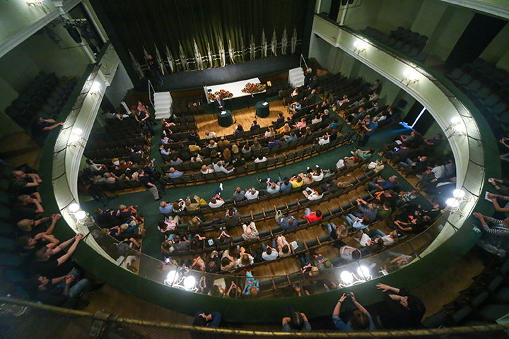 Фестиваль последних спектаклей «Занавес» пройдет в РАМТе