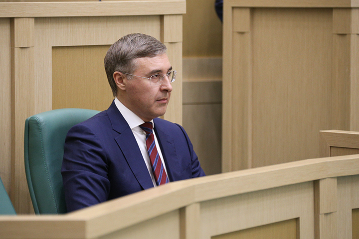 Российские вузы смогут организовать дистанционное обучение между майскими праздниками