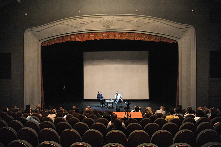 Москвичам рассказали об инклюзивных проектах в театрах города