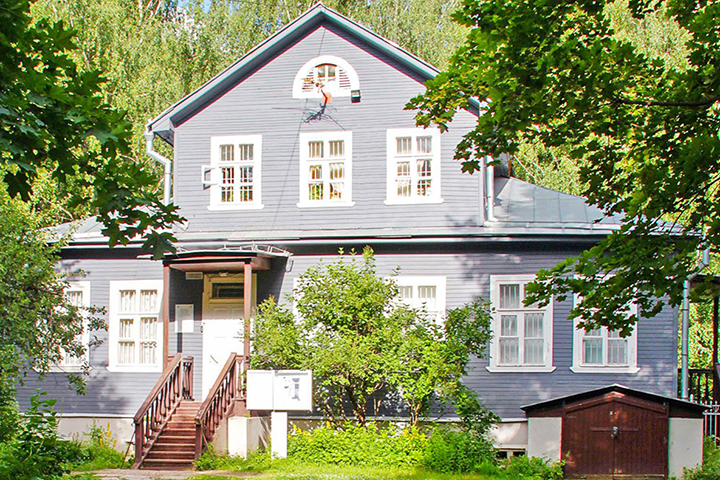 Экскурсия «Три века русской парфюмерии» и рок-опера «Юнона и Авось»: куда сходить в Москве на выходных