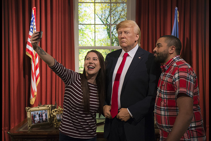 Музей Тюссо убрал восковую фигуру Трампа из-за регулярного избиения посетителями