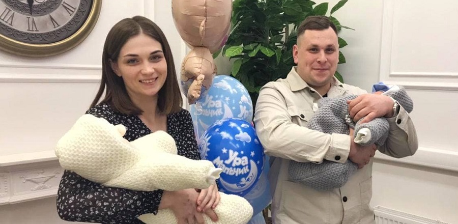 Родившихся раньше срока двойняшек выписали в подмосковном Щелкове